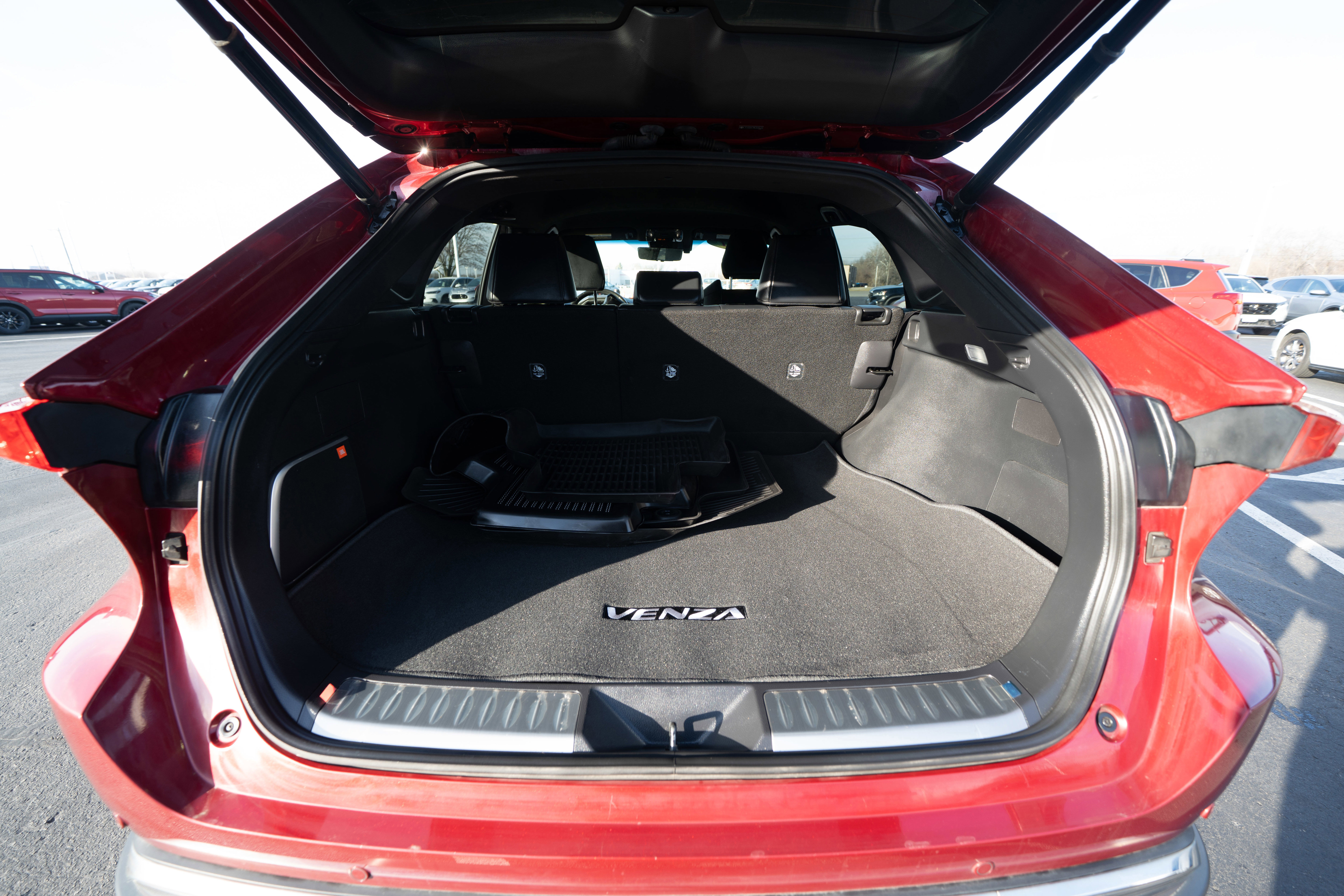 Used 2021 Toyota Venza Limited w/ Advanced Technology Package image 28