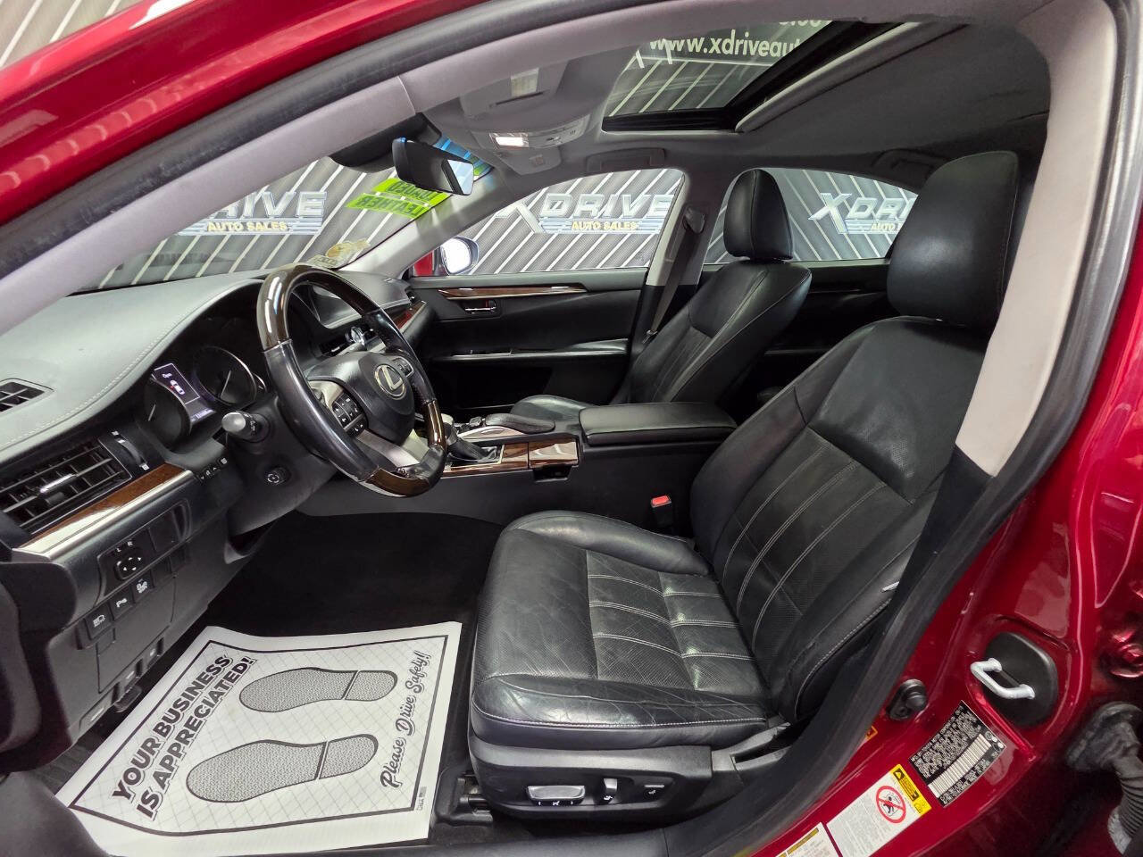 Used 2016 Lexus ES 350 w/ Luxury Package w/Wood Trim image 18