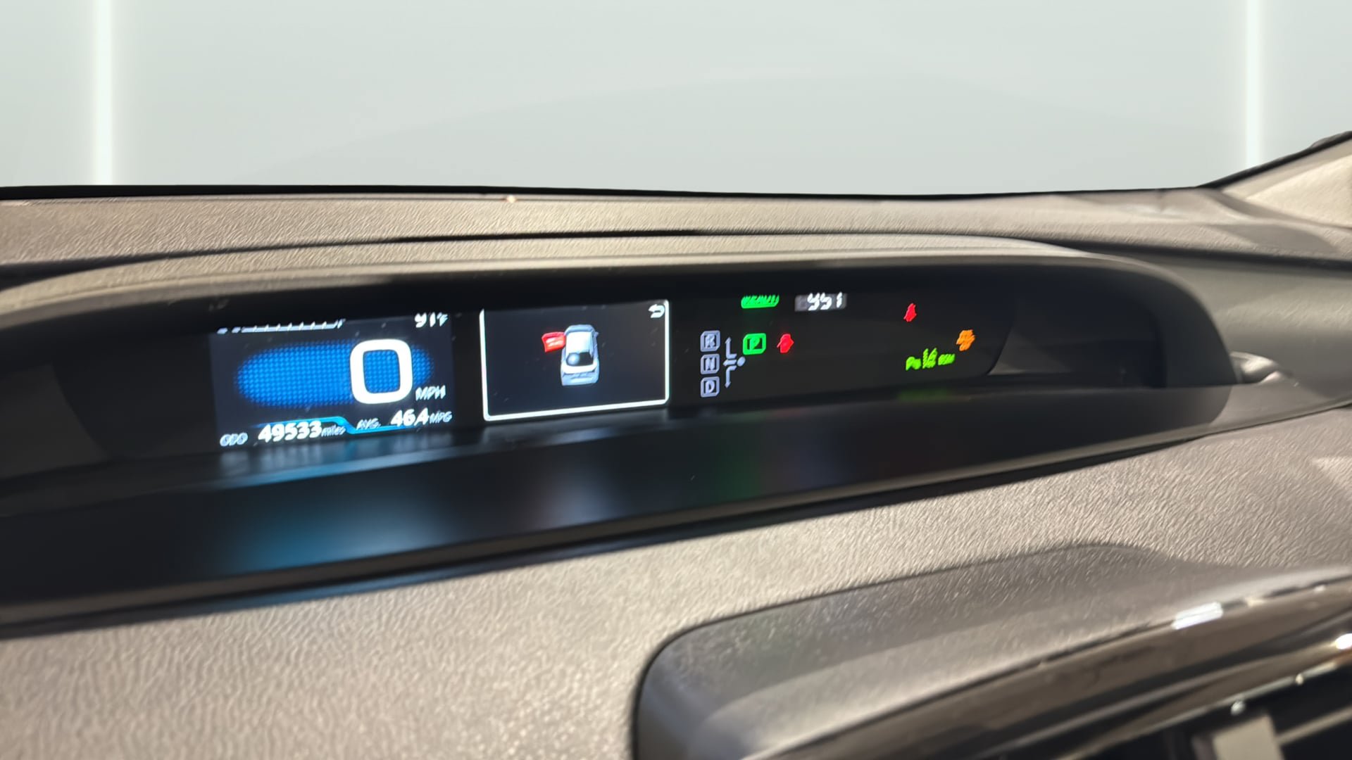 Used 2019 Toyota Prius LE w/ Preferred Accessory Package FWD image 29