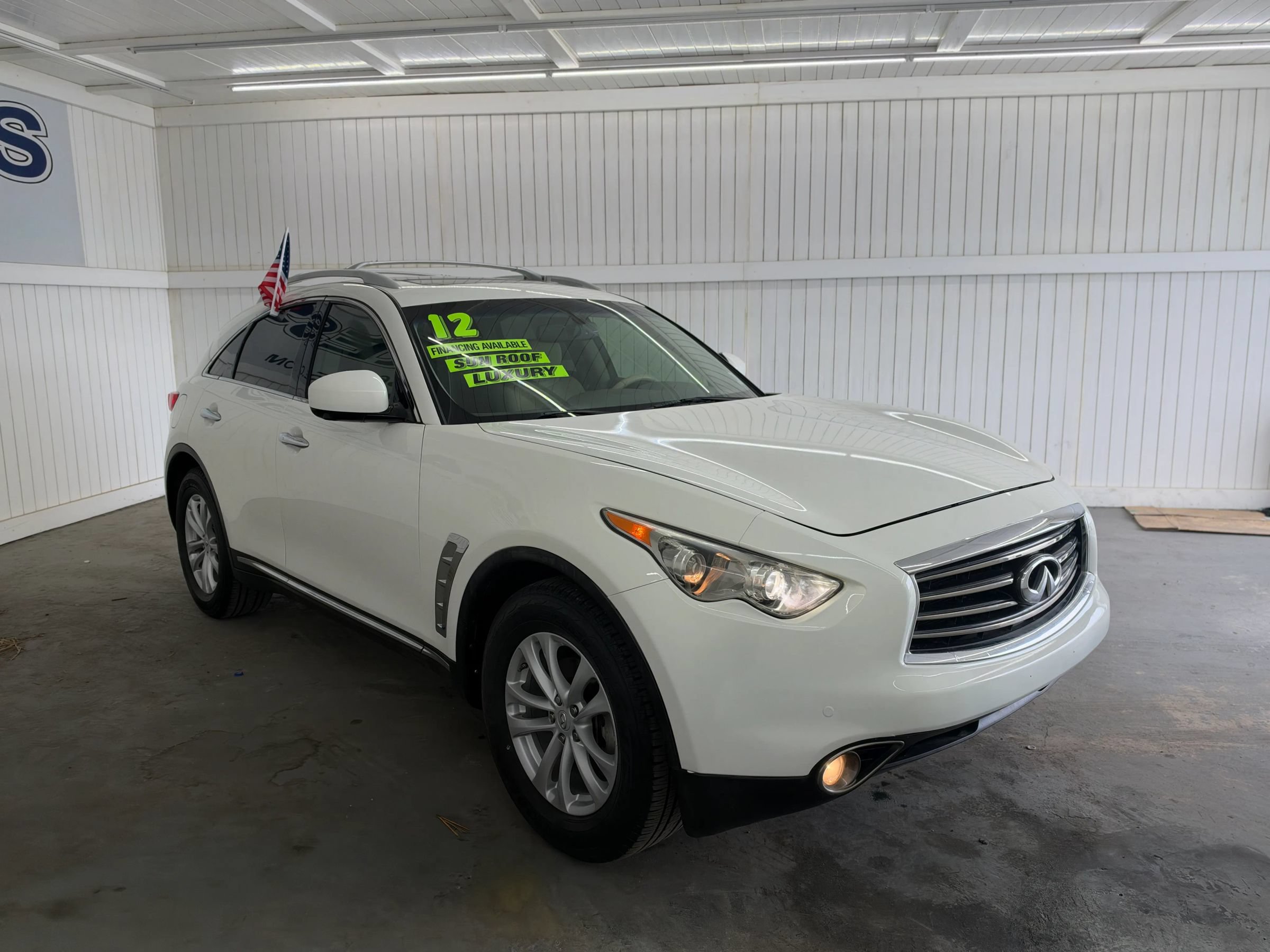 Used 2012 INFINITI FX35 2WD w/ Premium Pkg image 3
