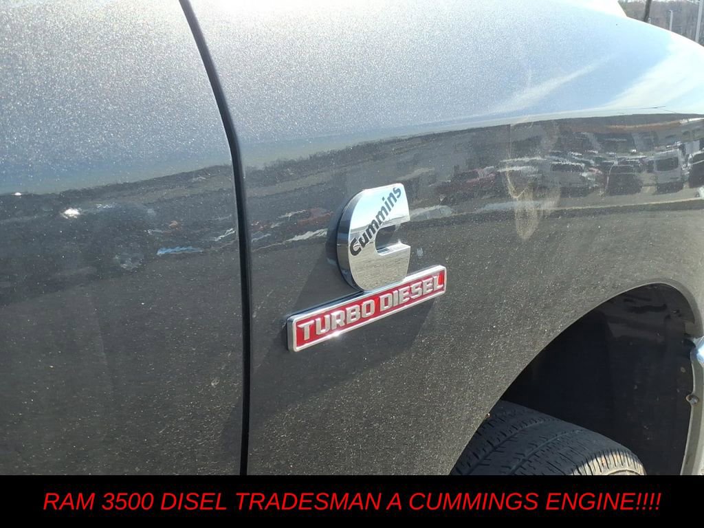 Used 2024 RAM 3500 Tradesman w/ Chrome Appearance Group AWD/4WD image 9