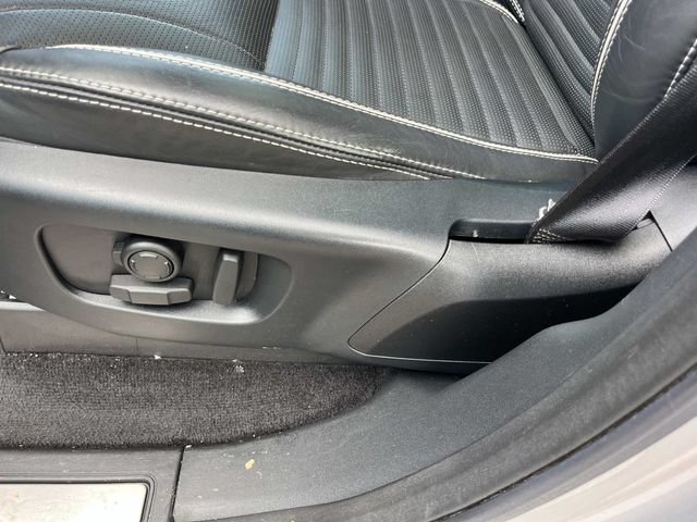 Used 2018 Land Rover Discovery HSE AWD/4WD image 37