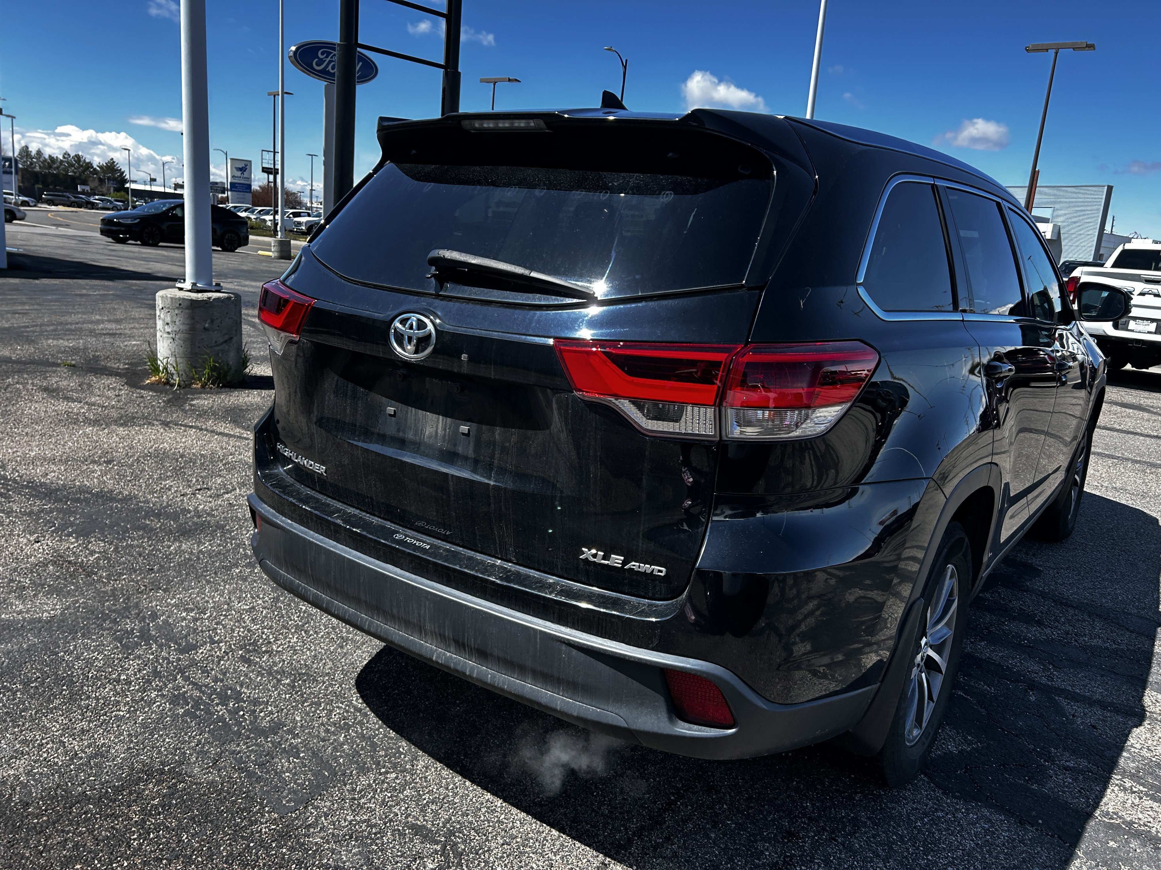 Used 2019 Toyota Highlander XLE AWD/4WD image 5