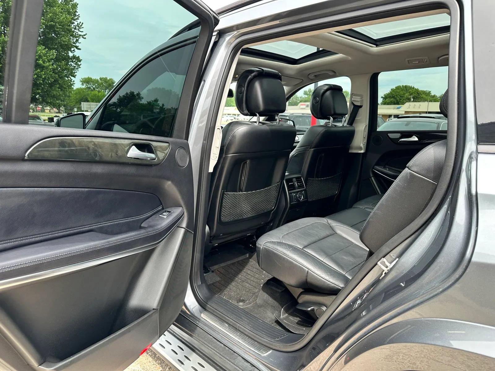 Used 2018 Mercedes-Benz GLS 550 4MATIC w/ Driver Assistance Package image 16