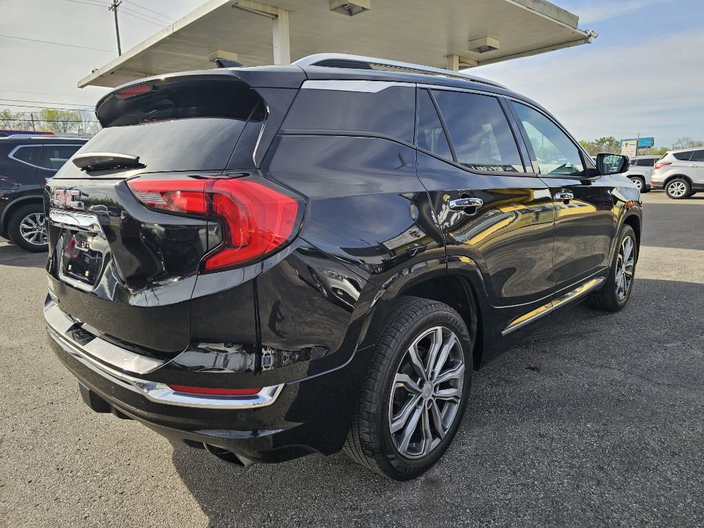 Used 2018 GMC Terrain Denali w/ Advanced Safety Package FWD image 11