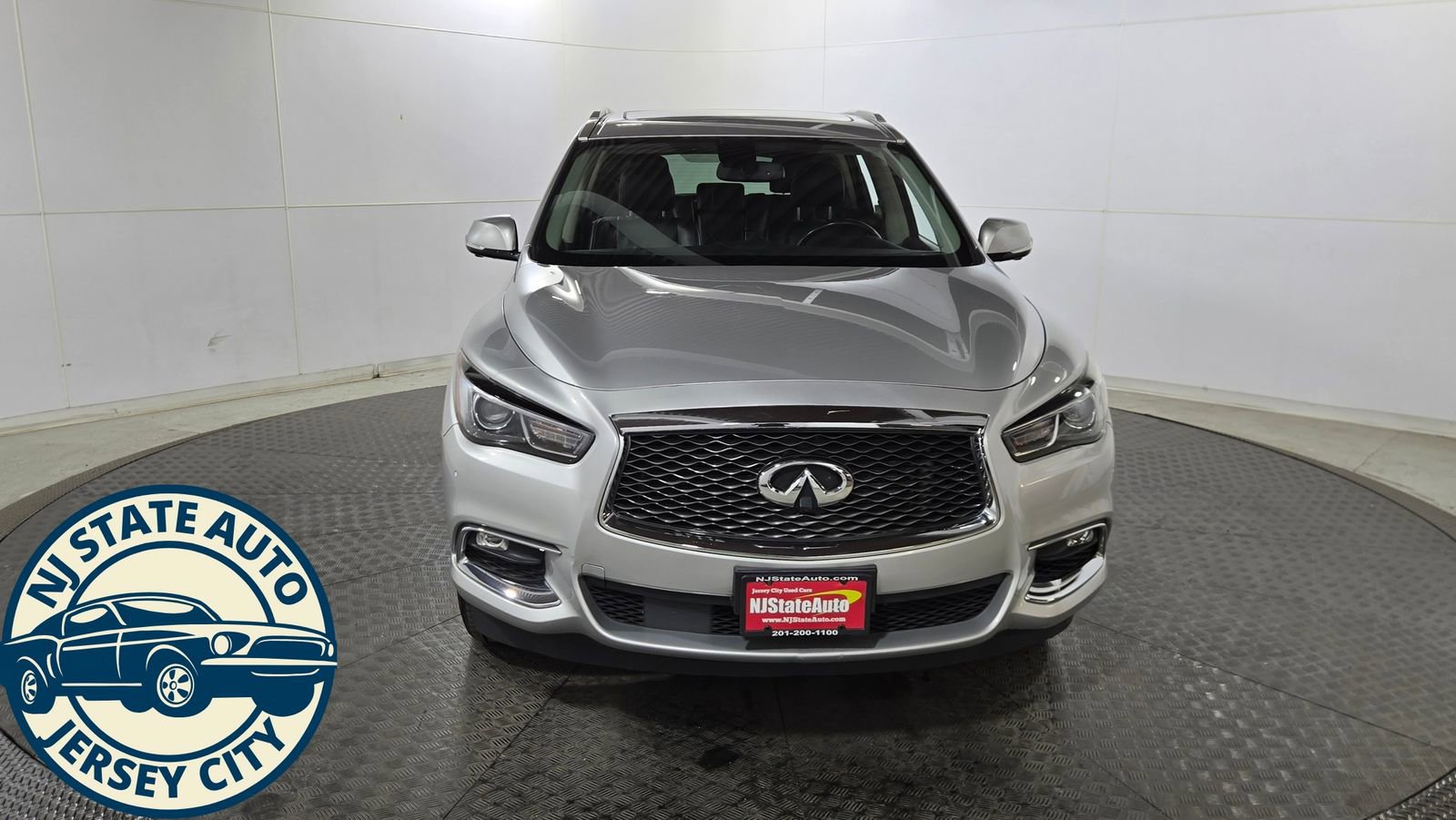 Used 2017 INFINITI QX60 Luxe w/ Premium Plus Package AWD/4WD image 2