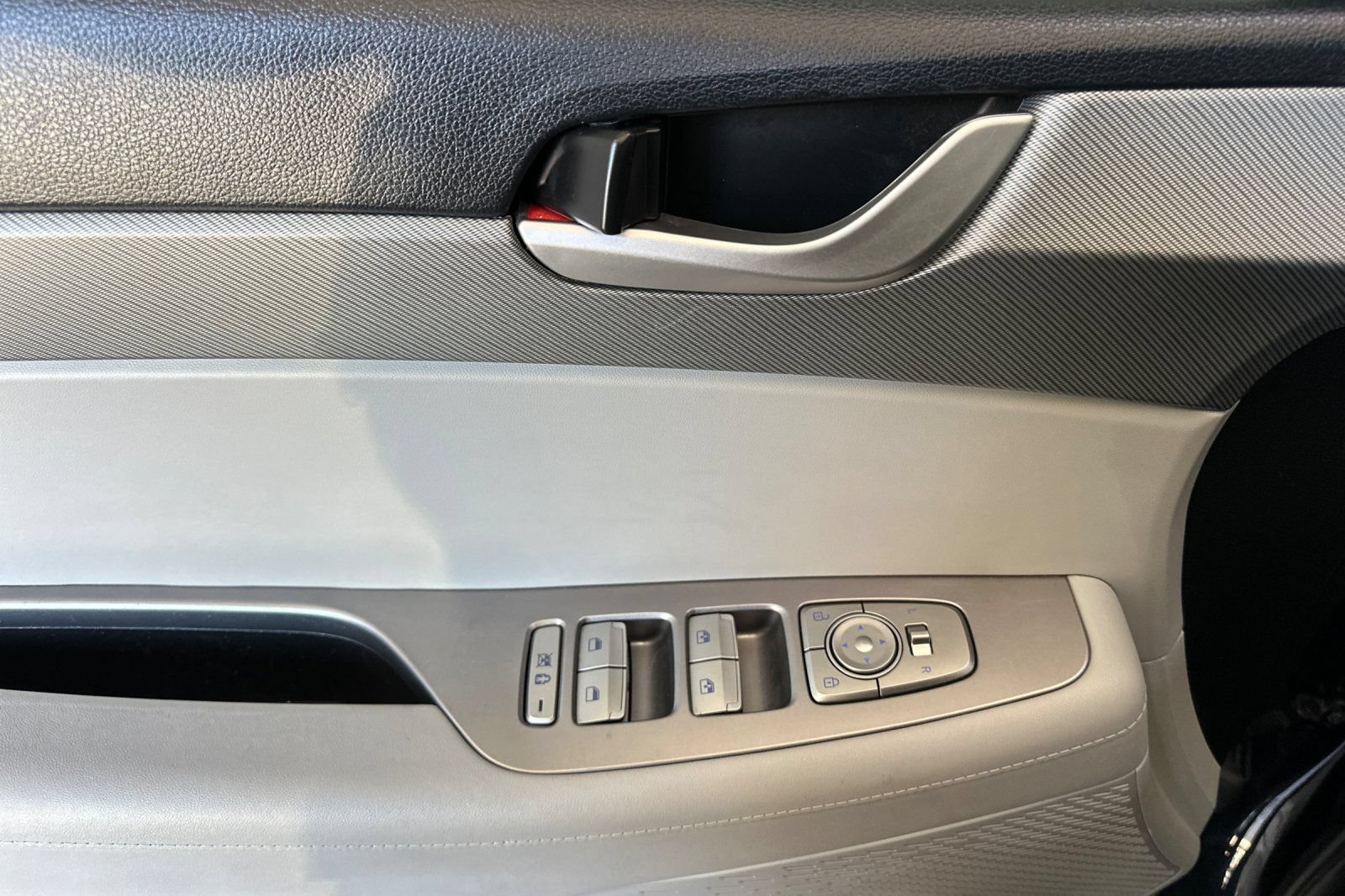 Used 2025 Hyundai Palisade SEL FWD image 11