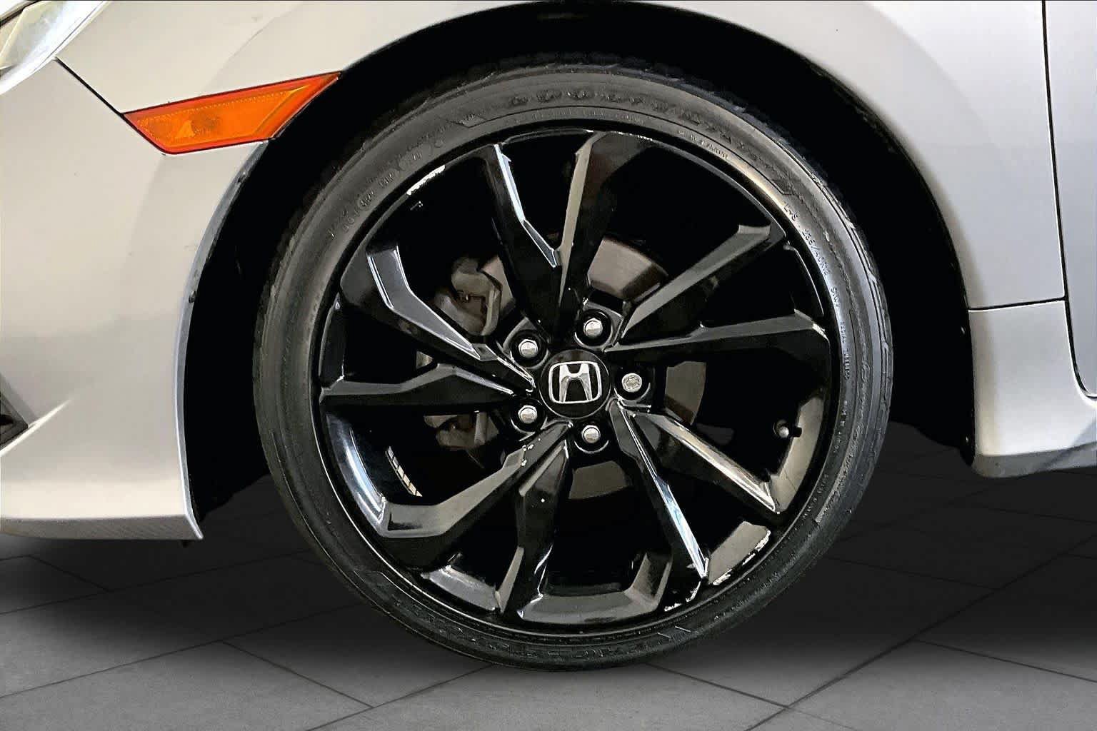 Used 2020 Honda Civic Sport image 11