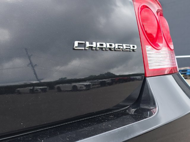 Used 2010 Dodge Charger SE RWD image 24