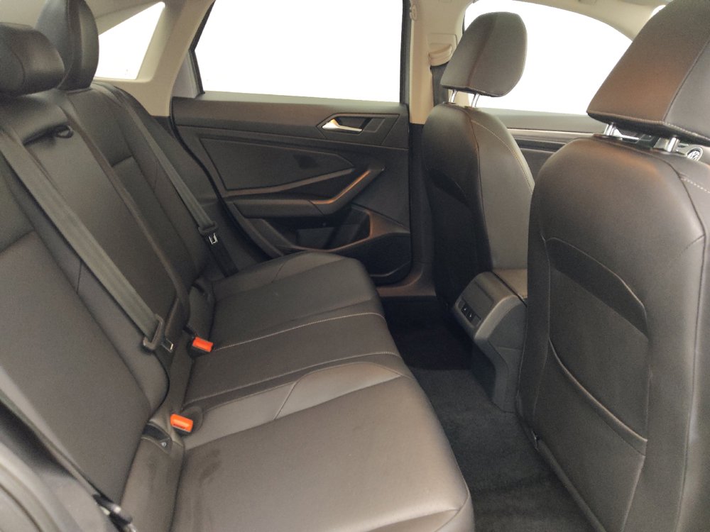 Used 2019 Volkswagen Jetta SEL w/ Cold Weather Package FWD image 19