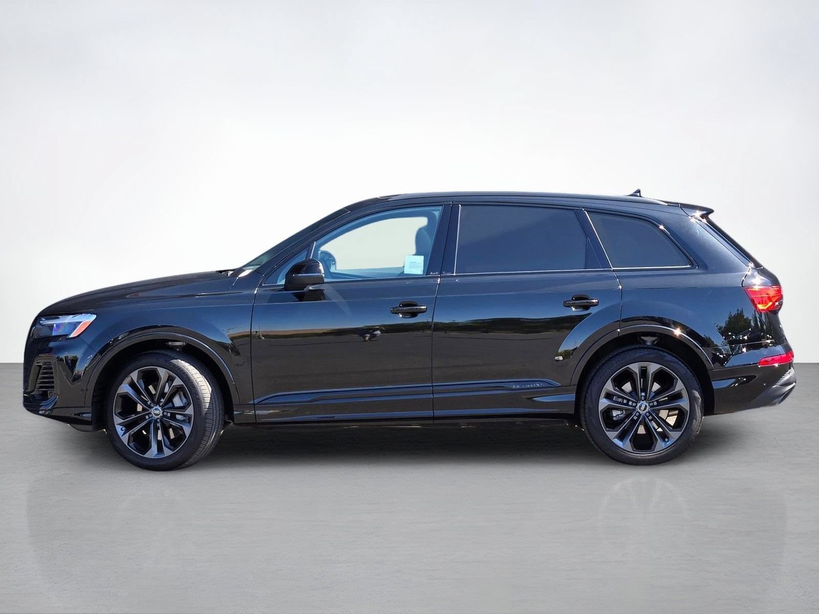 Used 2025 Audi Q7 3.0T Premium Plus AWD/4WD image 4
