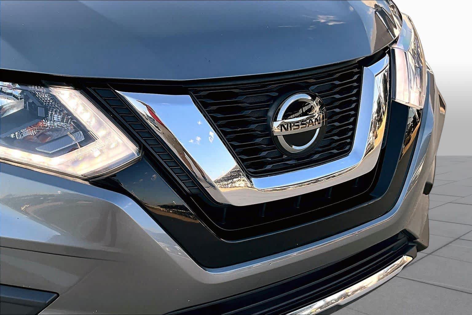 Used 2019 Nissan Rogue SV FWD image 28