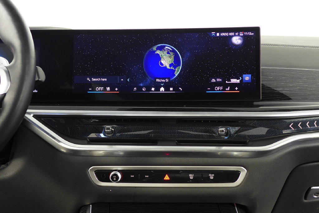 Used 2024 BMW X7 xDrive40i w/ M Sport Package AWD/4WD image 28