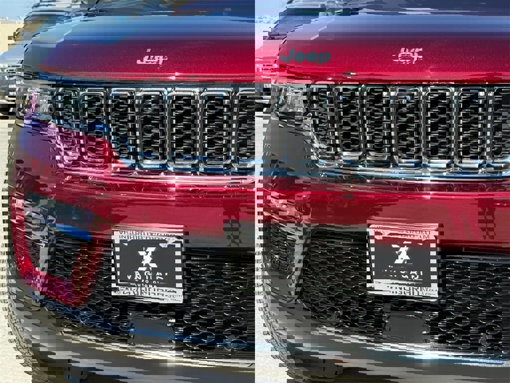 Used 2024 Jeep Grand Cherokee Limited 4xe w/ Luxury Tech Group II image 4