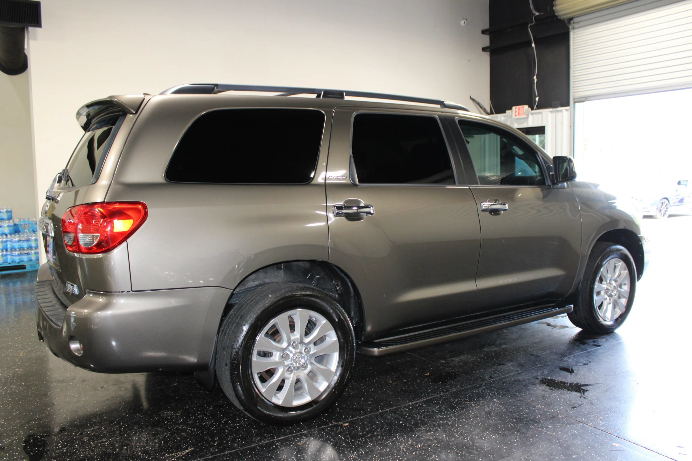 Used 2014 Toyota Sequoia Platinum RWD image 3
