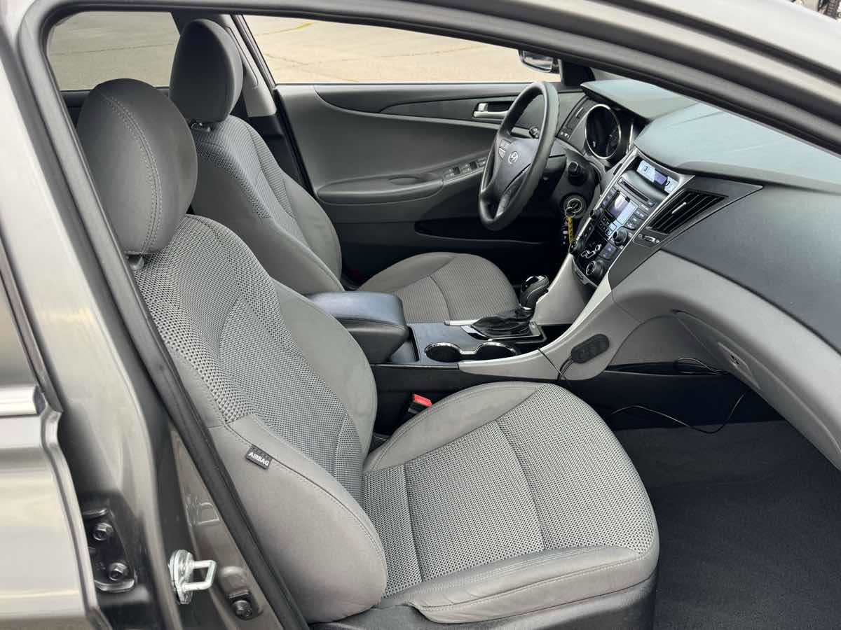 Used 2012 Hyundai Sonata GLS image 13