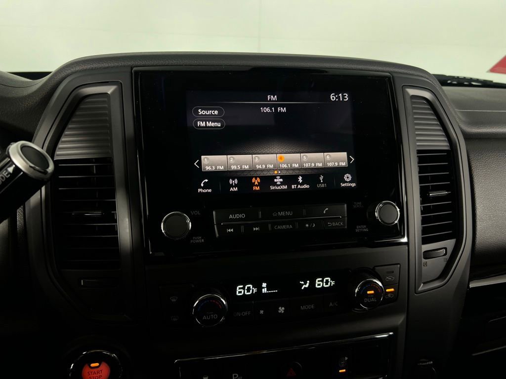Used 2024 Nissan Titan SV w/ SV Convenience Package image 17