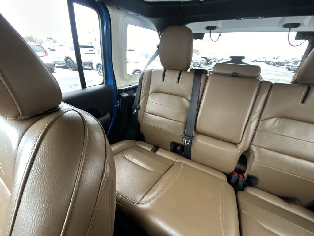 Used 2022 Jeep Wrangler Unlimited Sahara w/ Cold Weather Group image 14