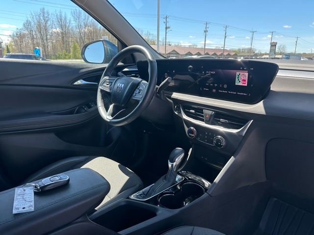 Used 2025 Buick Encore GX Preferred w/ Comfort Package image 9