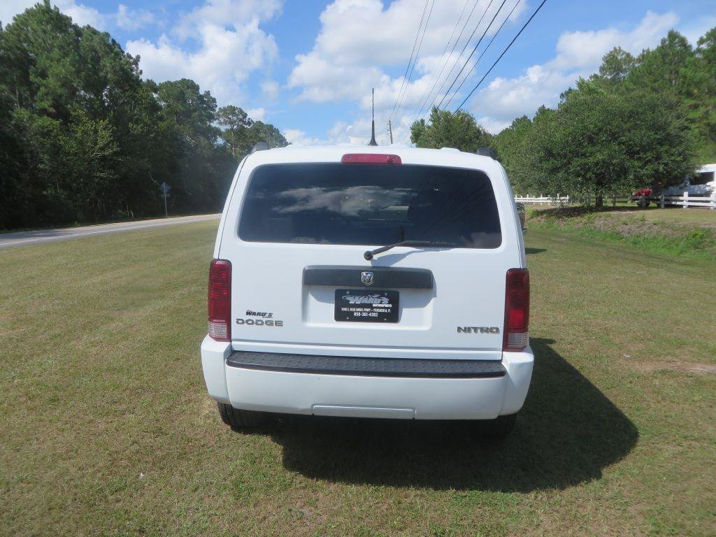 Used 2011 Dodge Nitro Heat w/ Popular Equipment Group RWD image 7