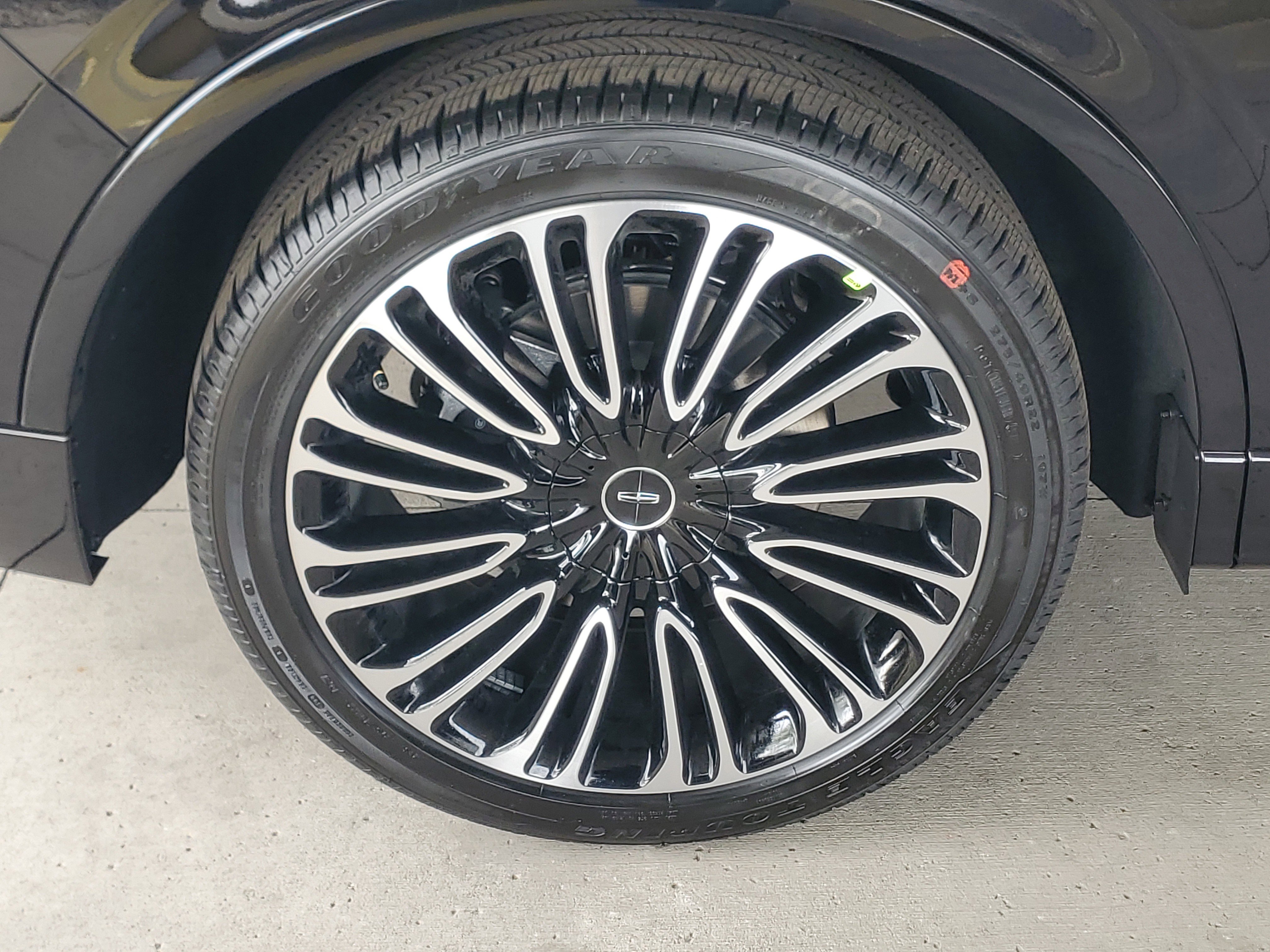 New 2026 Lincoln Aviator Black Label AWD/4WD image 5