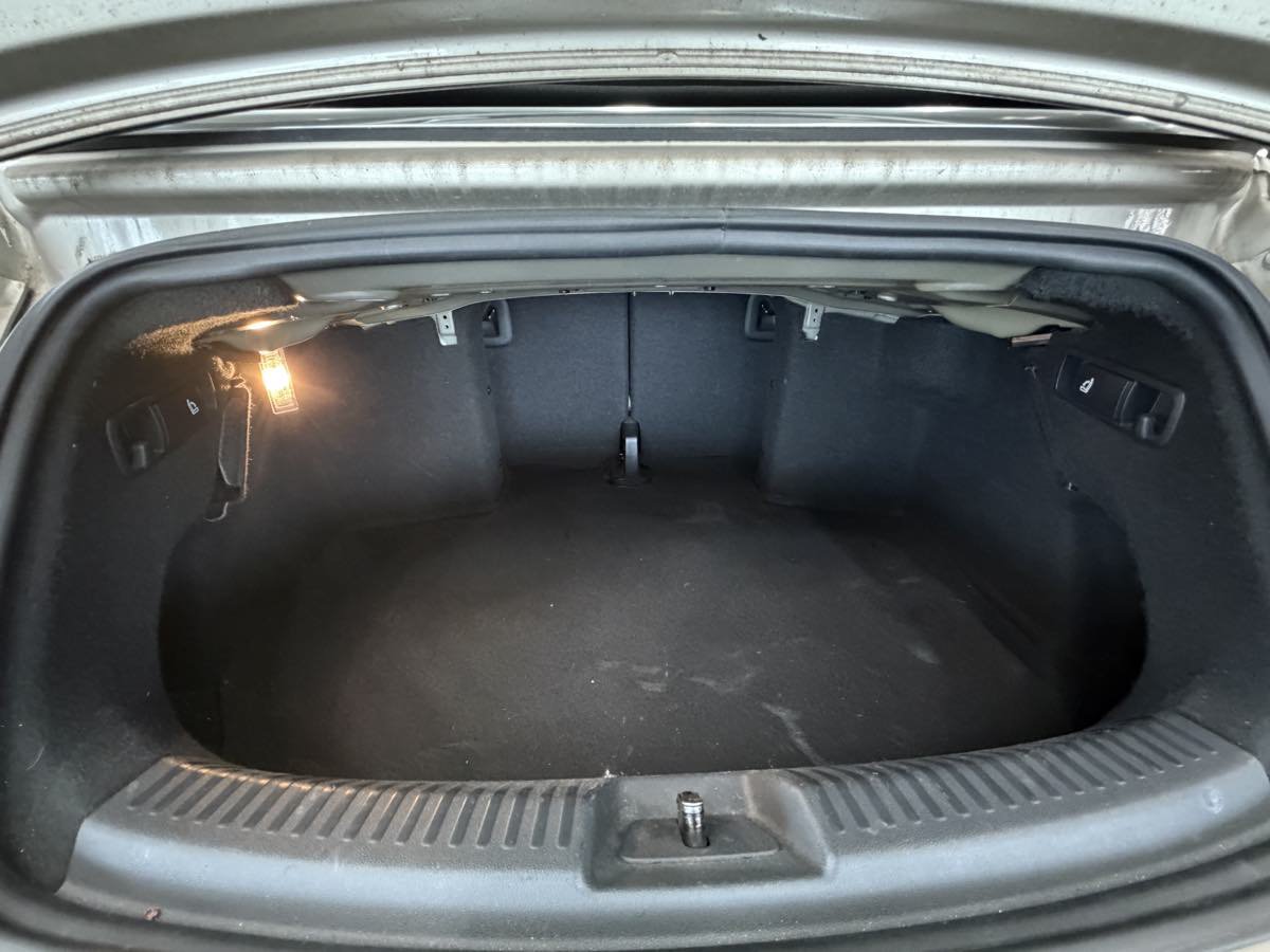 Used 2013 Volkswagen Beetle 2.5 FWD image 11