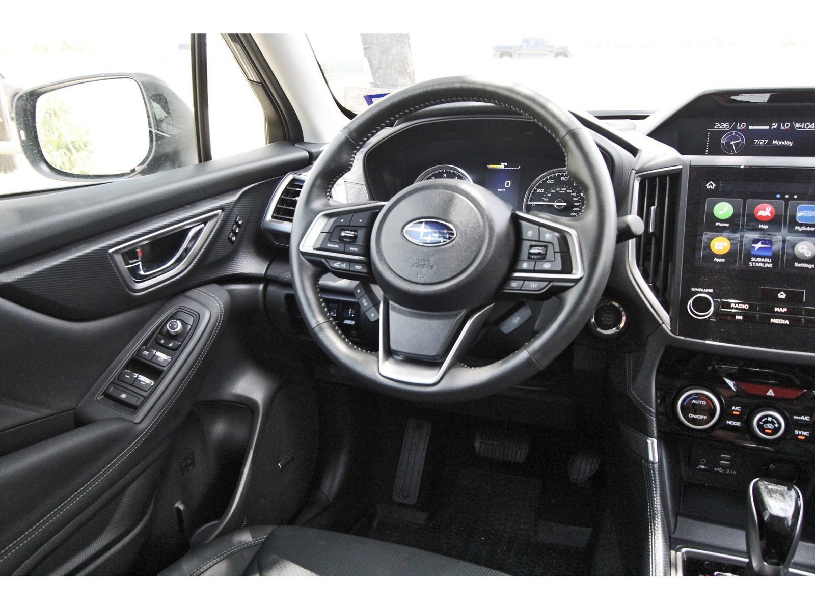Used 2024 Subaru Forester Touring w/ POP Package 3 AWD/4WD image 8