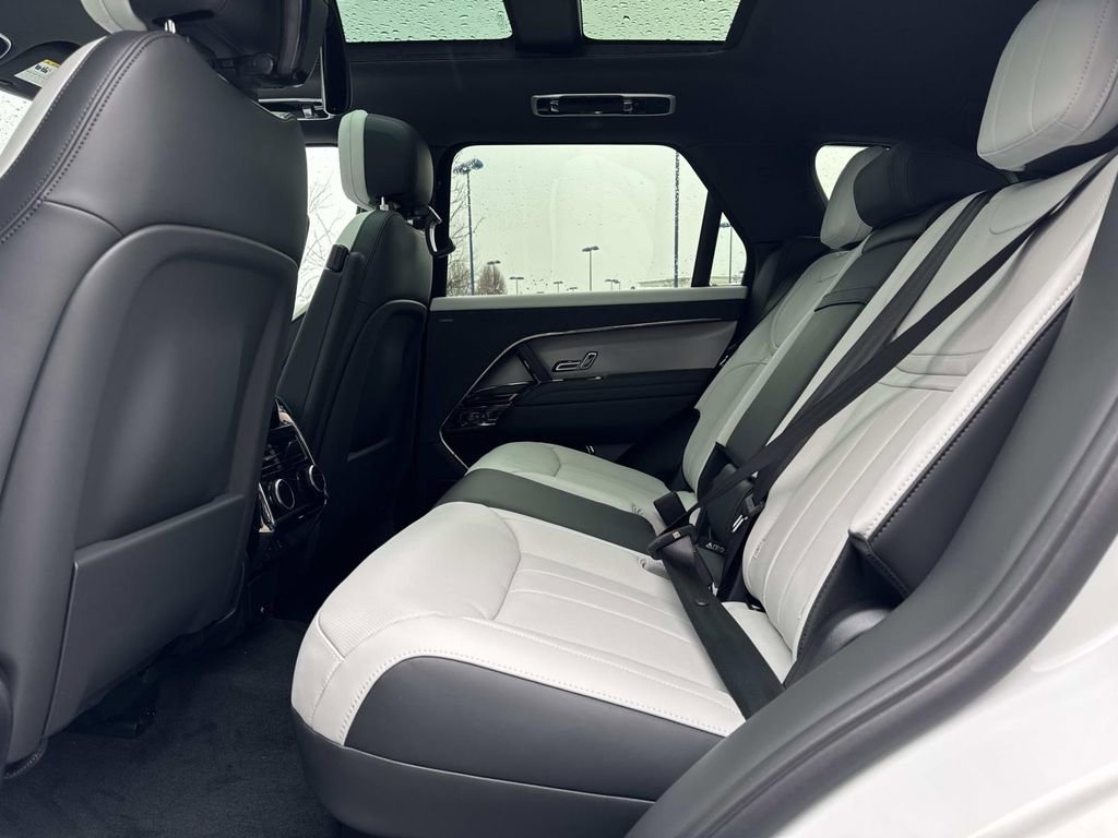New 2026 Land Rover Range Rover Sport Dynamic SE image 13