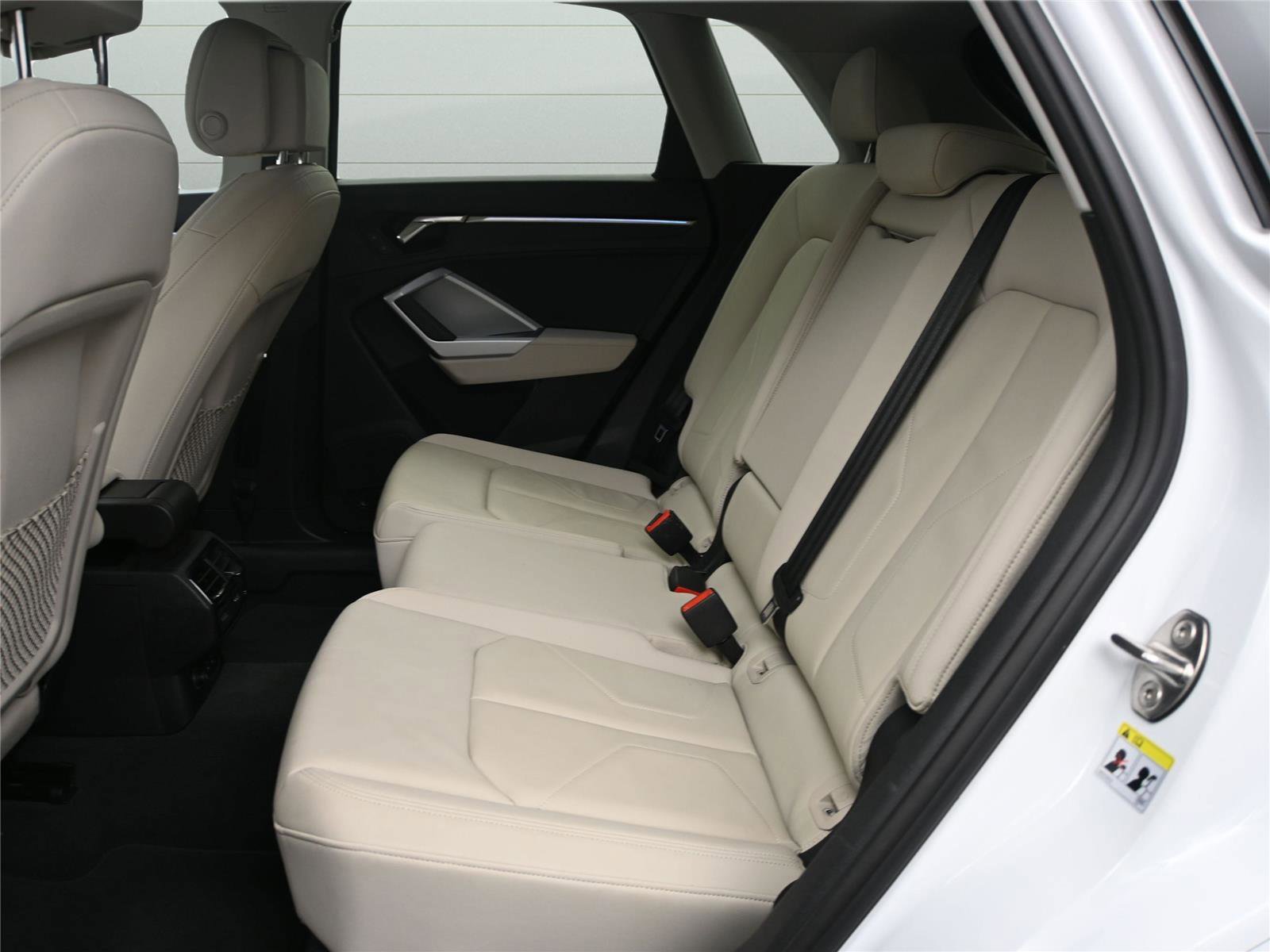 Used 2022 Audi Q3 2.0T Premium Plus w/ Premium Plus Package image 9