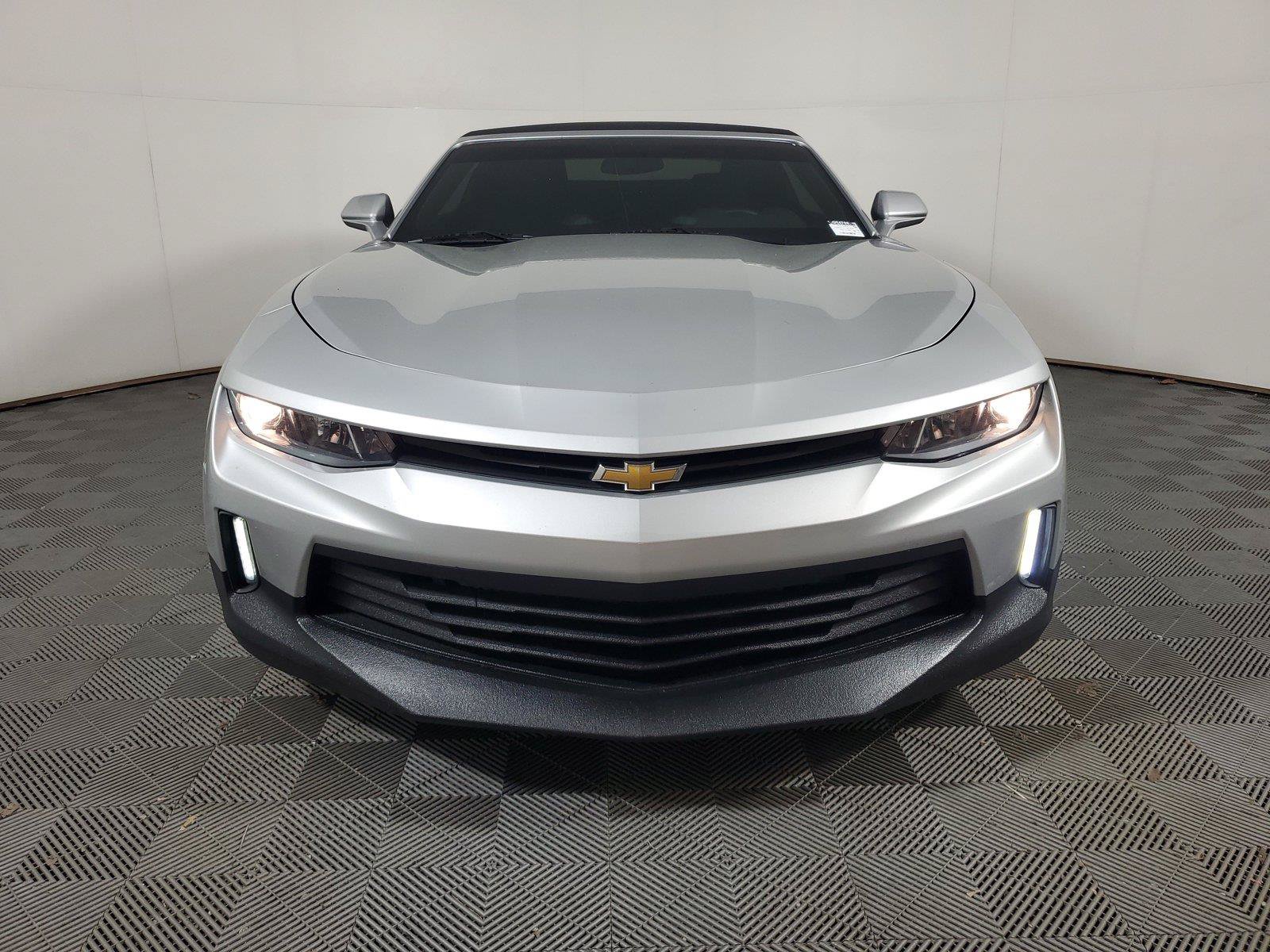 Used 2017 Chevrolet Camaro LT RWD image 2