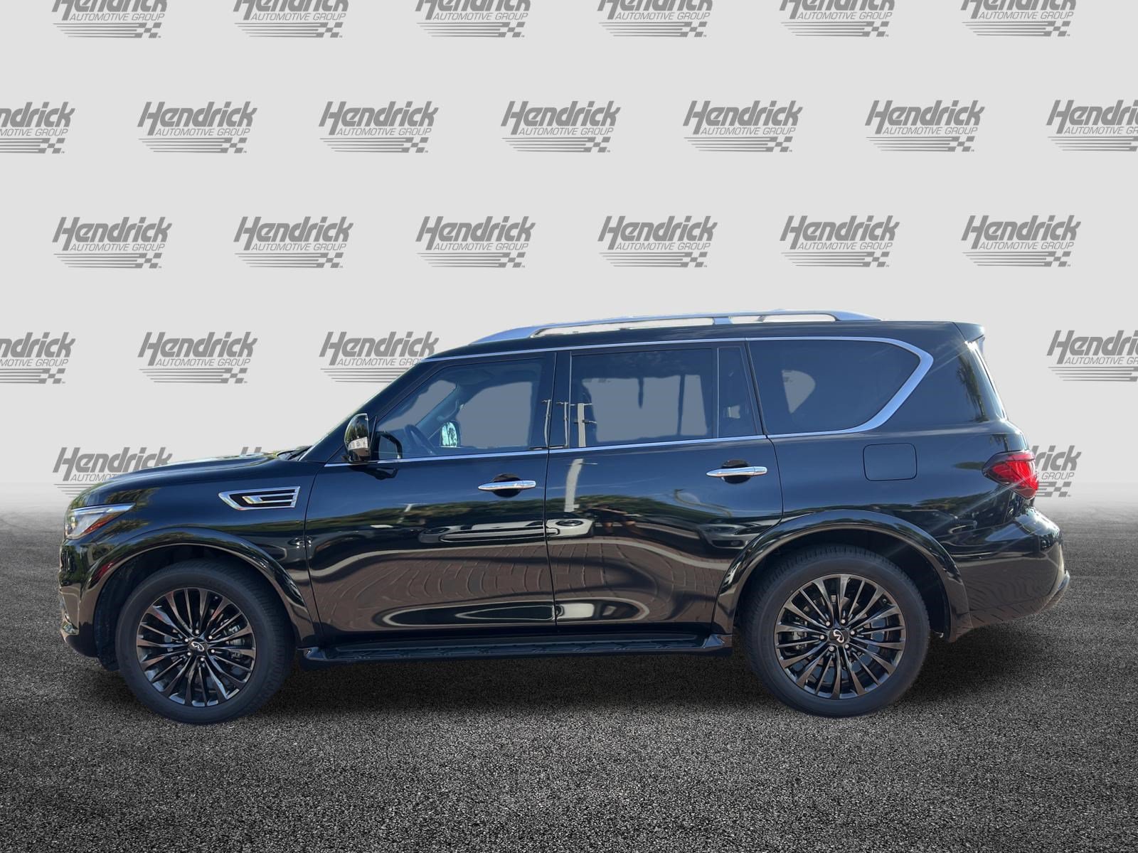 Used 2023 INFINITI QX80 Premium Select w/ All-Season Package RWD image 7