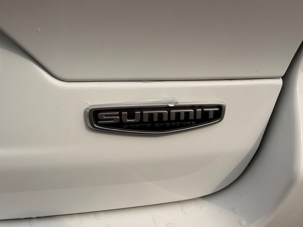 Used 2022 Jeep Grand Cherokee Summit w/ Luxury Tech Group V AWD/4WD image 45