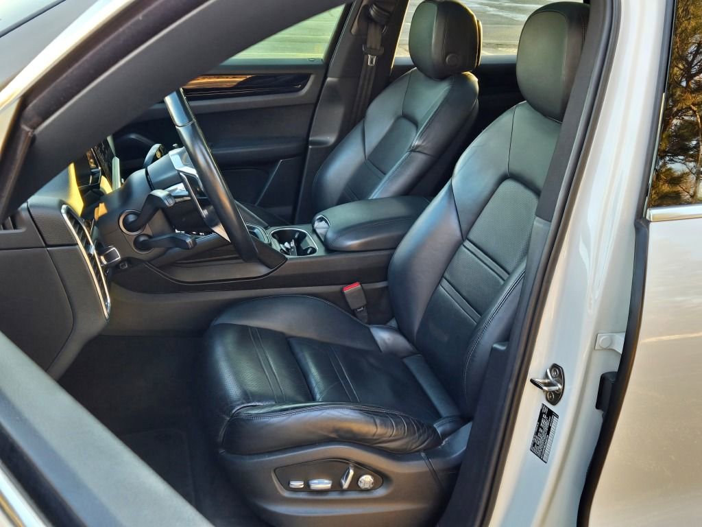 Certified 2020 Porsche Cayenne image 5