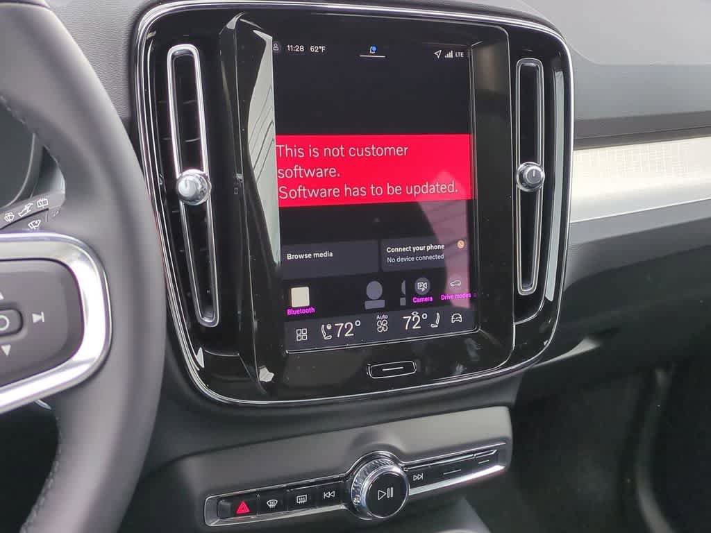 New 2026 Volvo XC40 B5 Ultra w/ Protection Package Premier AWD/4WD image 28