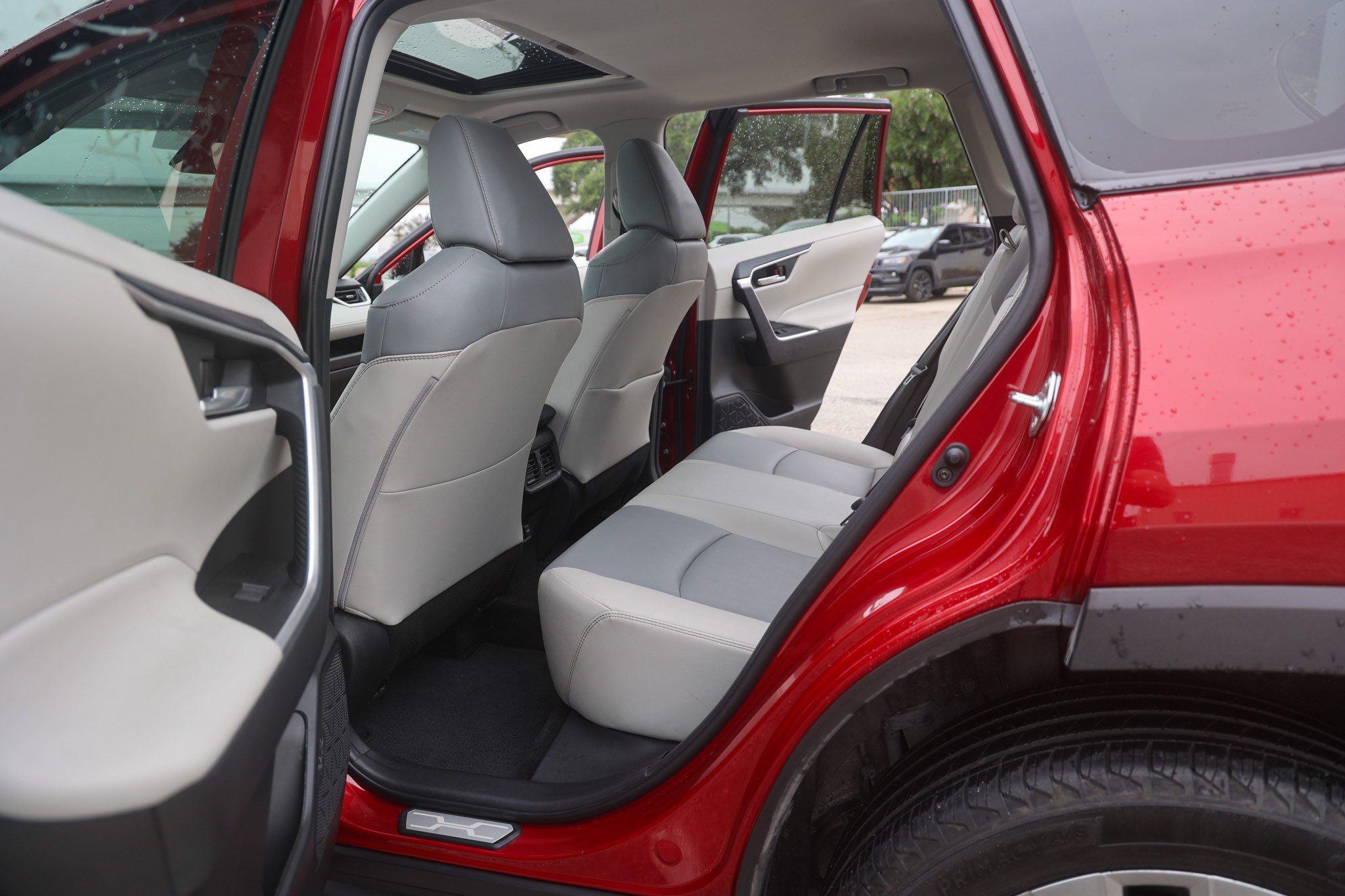 Certified 2023 Toyota RAV4 XLE Premium FWD image 33