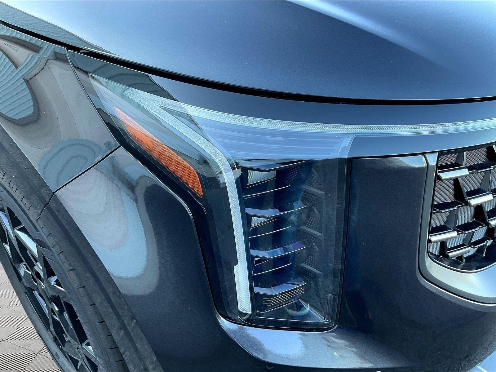 New 2027 Kia Carnival EX FWD image 8