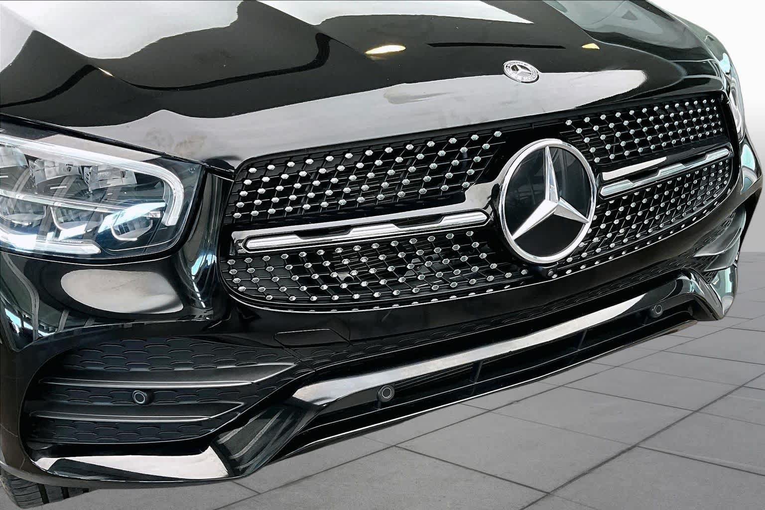 Used 2023 Mercedes-Benz GLC 300 4MATIC Coupe image 32