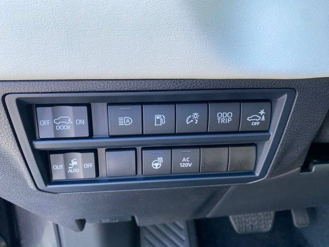 Certified 2025 Toyota Sequoia Capstone image 24