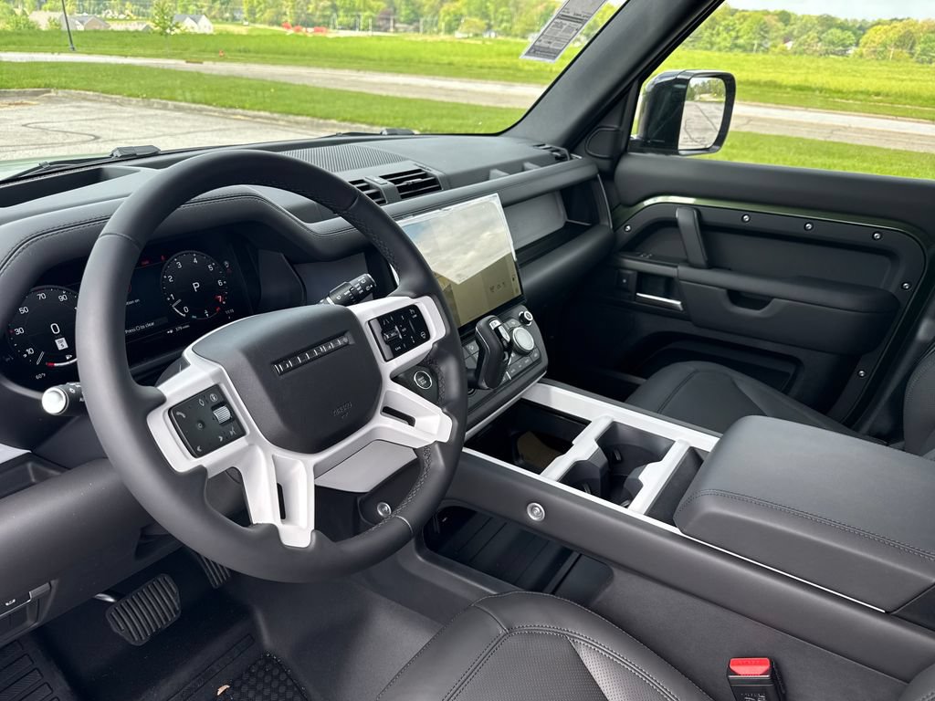 New 2026 Land Rover Defender 110 X-Dynamic SE AWD/4WD image 11