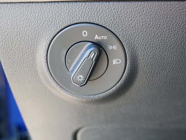 Certified 2023 Volkswagen Taos SE w/ Panoramic Sunroof Package image 24