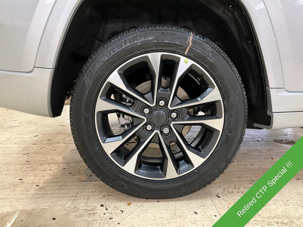 New 2025 Jeep Grand Cherokee Overland w/ Adv Protech Group III image 9