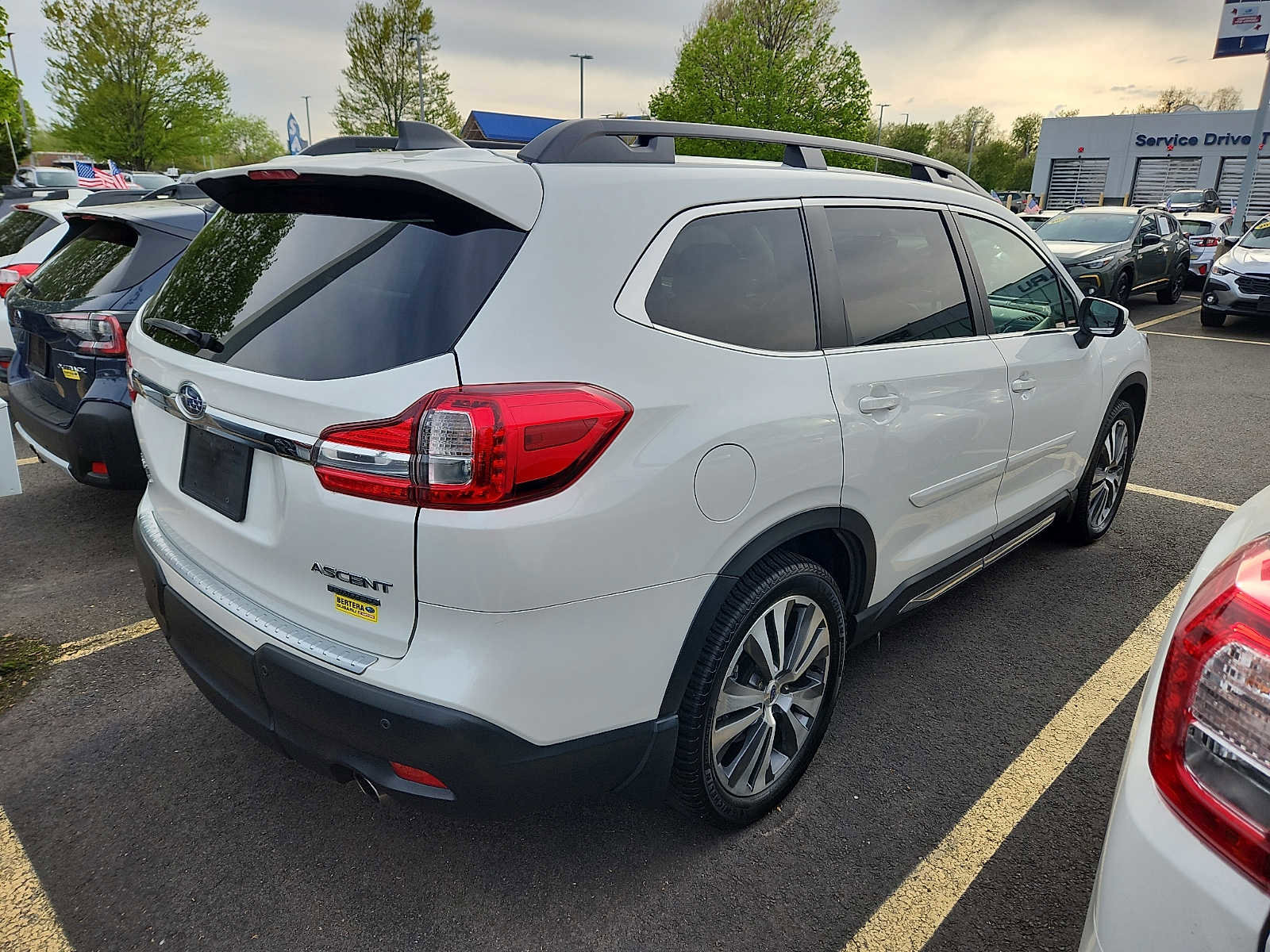 Used 2020 Subaru Ascent Limited w/ Technology Package AWD/4WD image 6