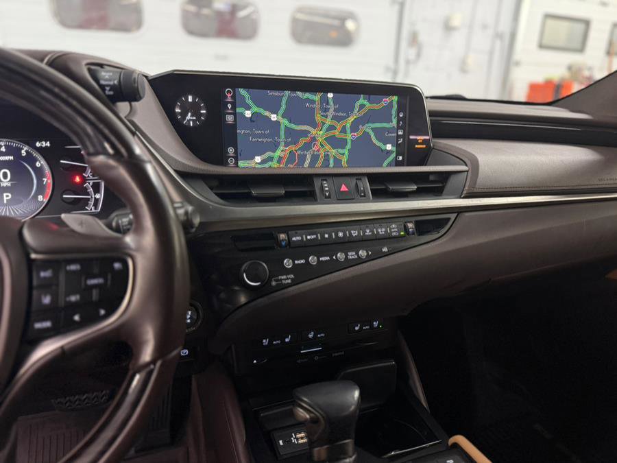 Used 2019 Lexus ES 350 w/ Premium Package image 18