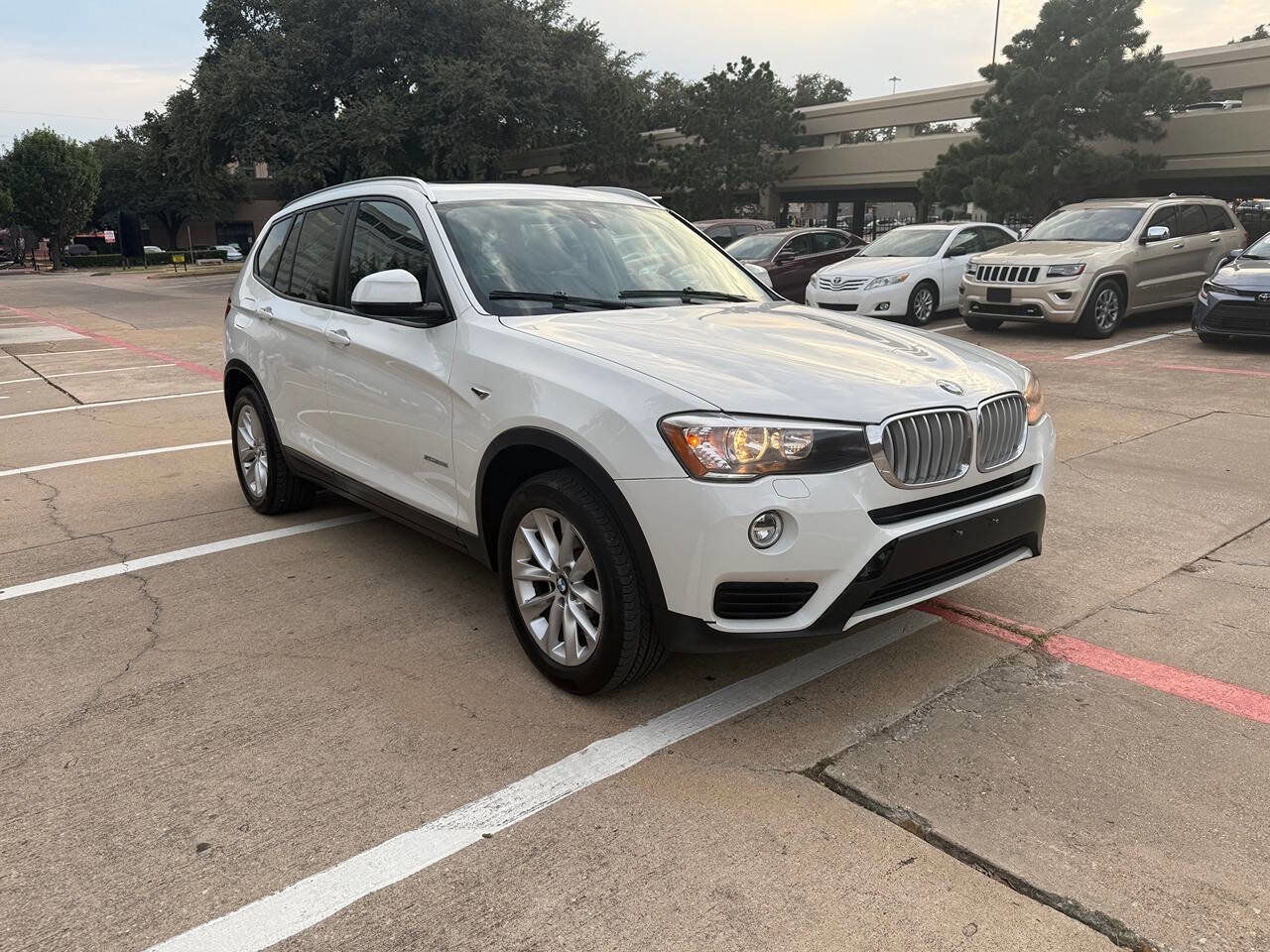 Used 2017 BMW X3 sDrive28i RWD image 8