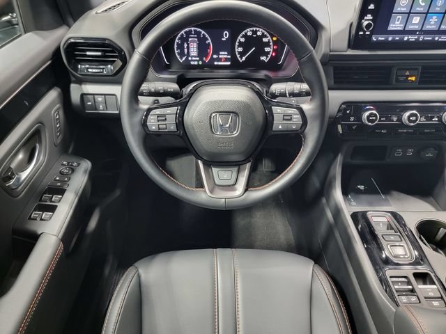 Certified 2025 Honda Pilot TrailSport image 24