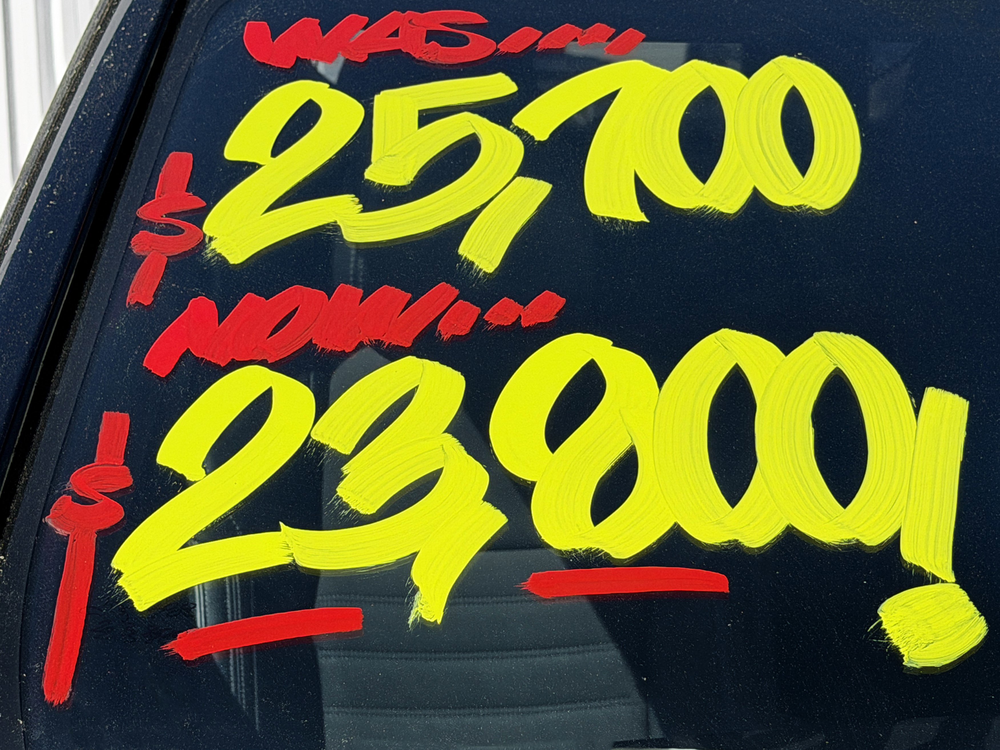 Used 2023 Mitsubishi Outlander SE Black Edition image 2