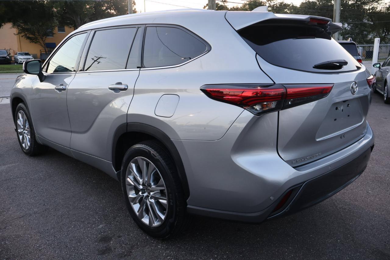 Used 2020 Toyota Highlander Limited FWD image 7