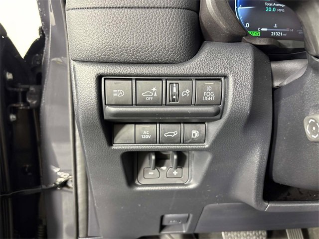 Used 2025 Toyota Land Cruiser image 18