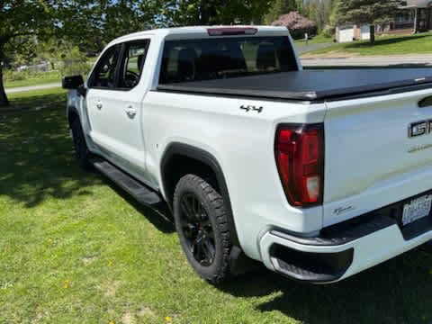 Used 2021 GMC Sierra 1500 Elevation w/ LPO, Elevation Black Package AWD/4WD image 1