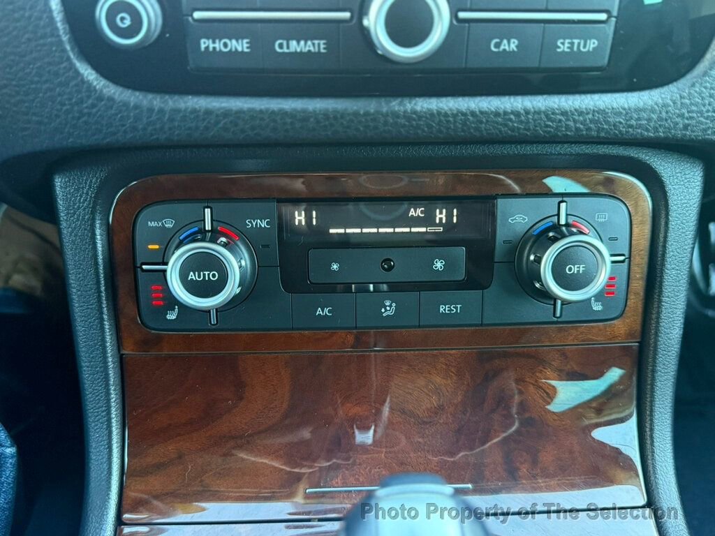 Used 2014 Volkswagen Touareg TDI image 31